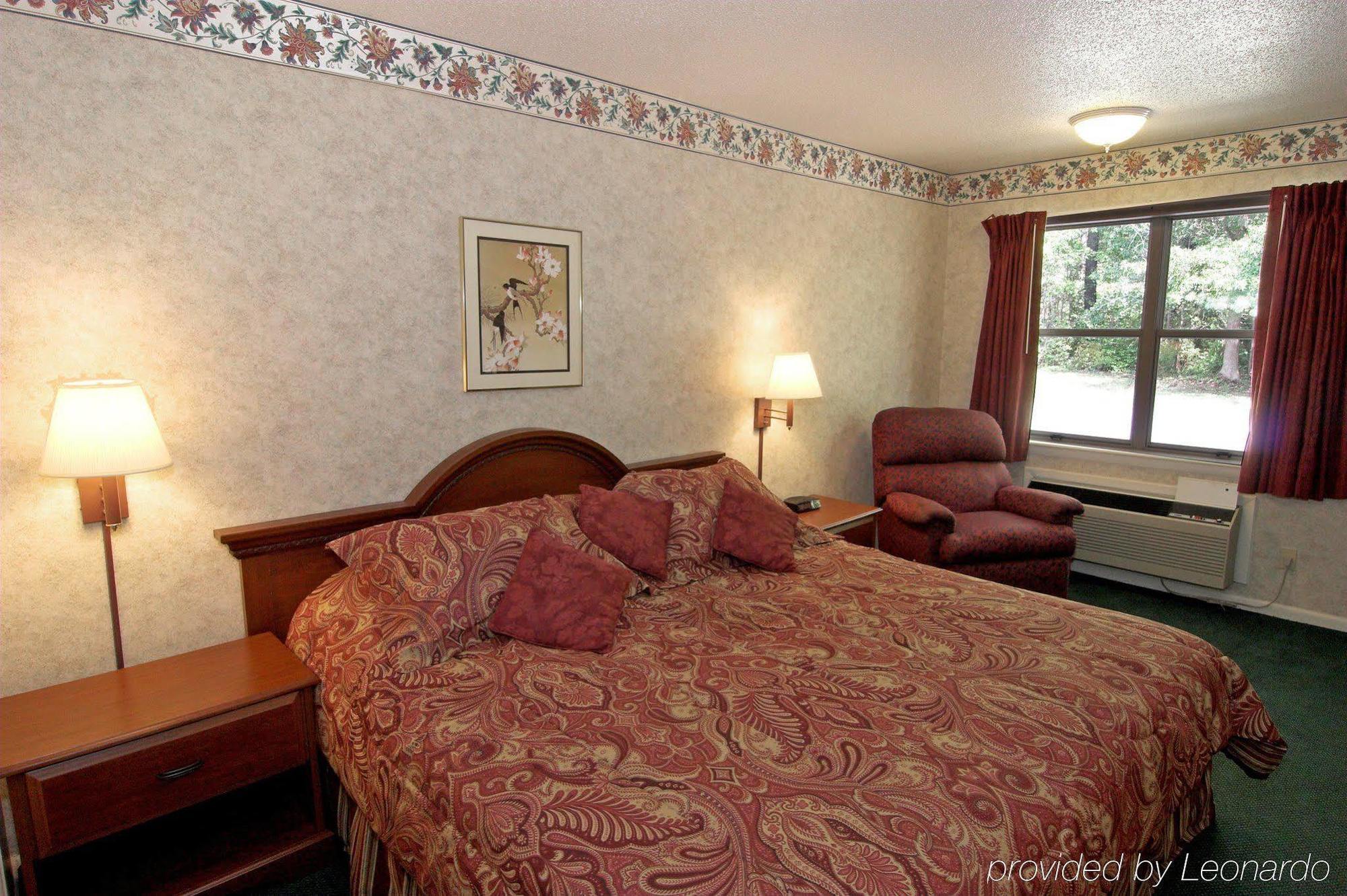 Durham Skyland Inn Room photo